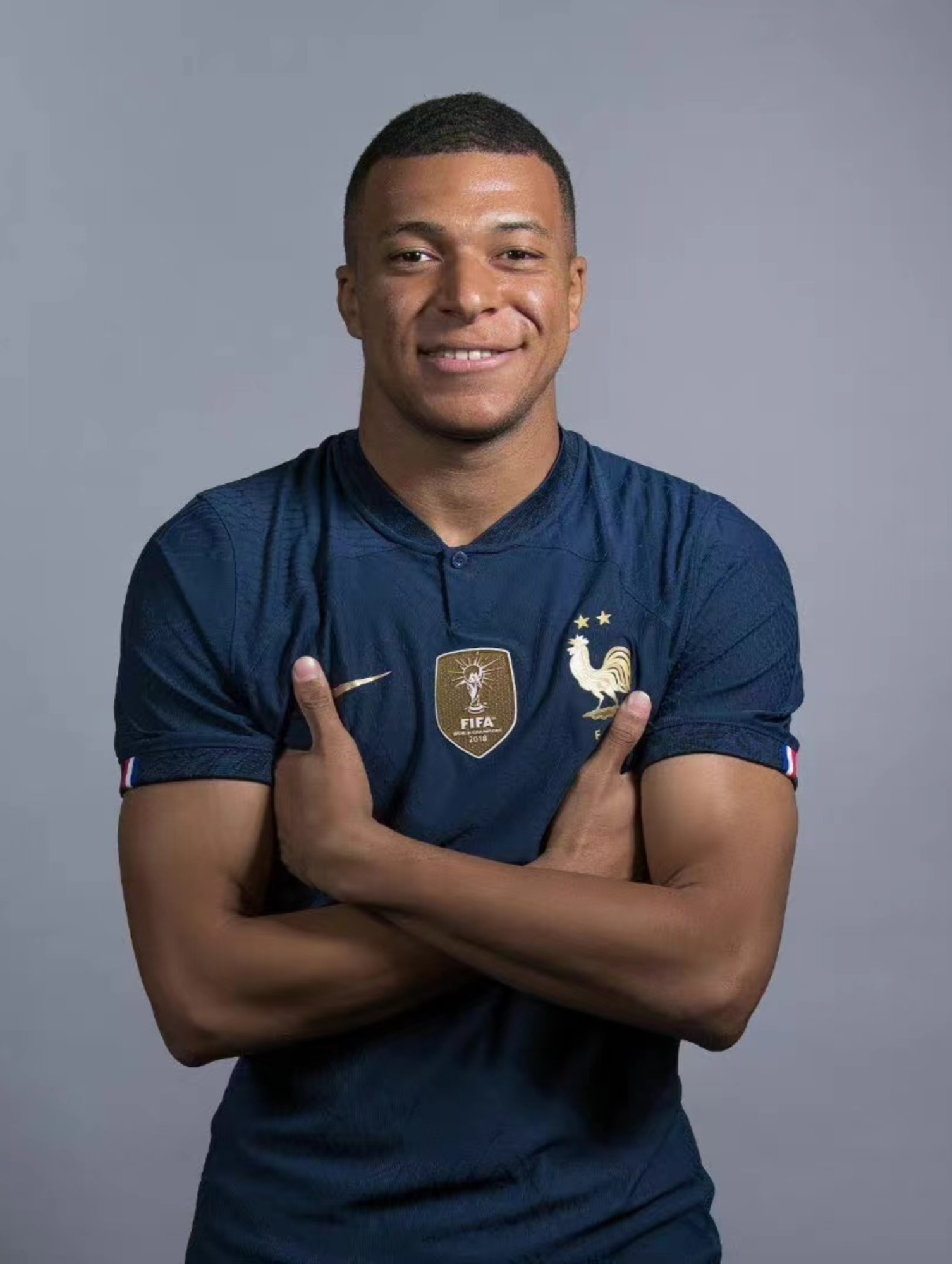 西伯恩借挡拆过人 突入起飞双手暴扣