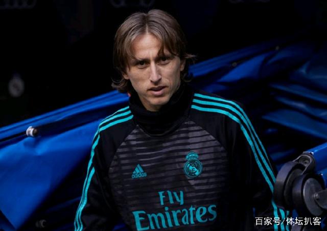 李弘权18加8张镇麟16分 上海复仇广厦豪取7连胜