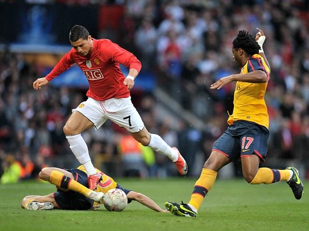 勇士主场力克雄鹿，120-113獲胜—本场比赛的关键人物及数据解读