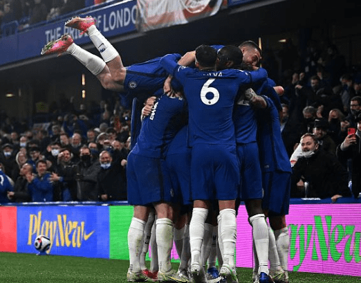 《光与影：33号远征队》摄影美图赏：美腿玉足太诱人！