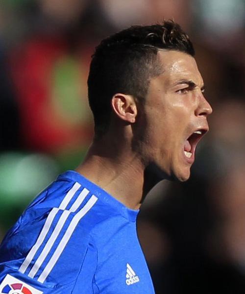 皇上授权：权臣HlH将军如何运用权势在游戏中取得胜利？